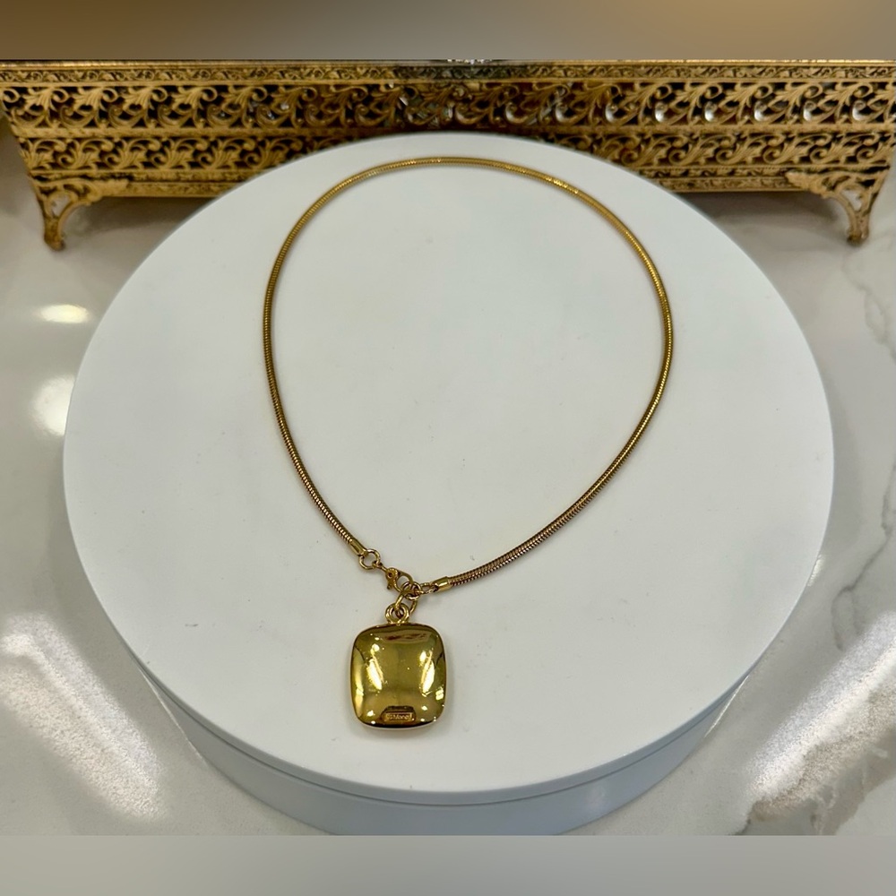 VTG Monet Gold-Toned Snake Chain, Front-Clasp Necklace/Rounded Pendant, EUC